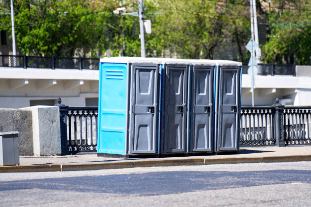 Porta potty delivery and setup in Lake Hamilton, FL